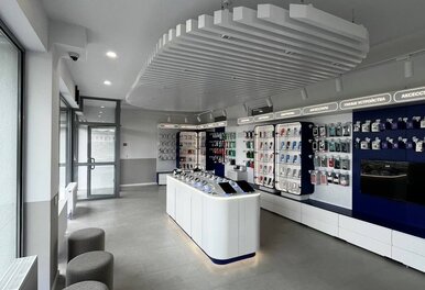 Первый флагманский салон сотового оператора LIFE