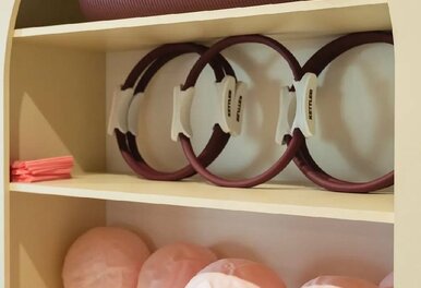 Студия пилатеса на реформерах Calm