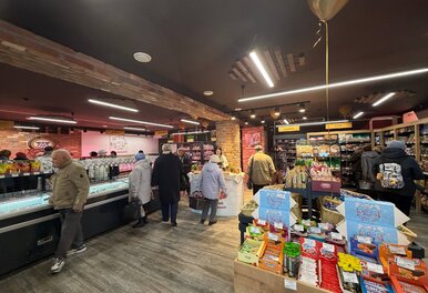 Фирменный магазин 