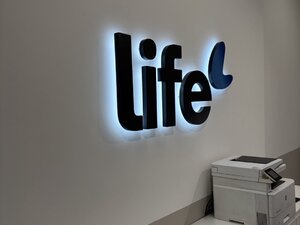 Салон Life в ТЦ «Зеркало»