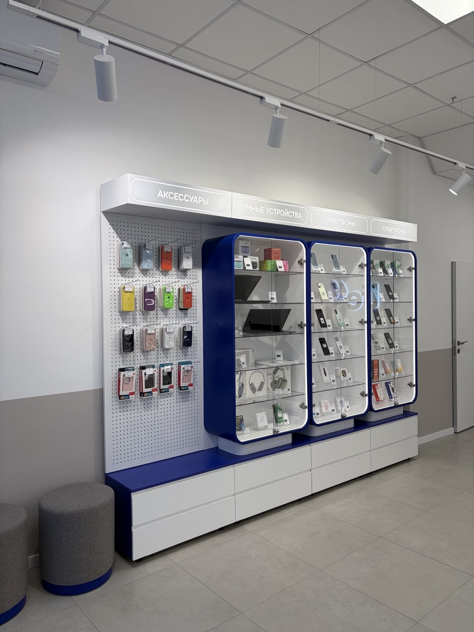 Салон Life в ТЦ Зеркало