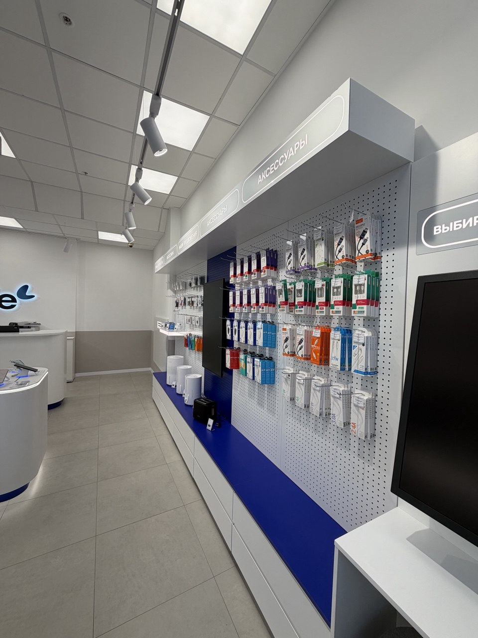 Салон Life в ТЦ Зеркало